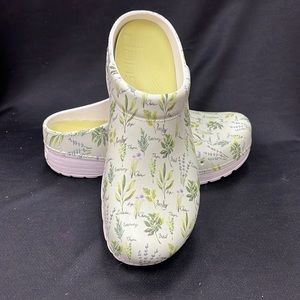 Dansko Kane Molded Herbs Clog size 41(10.5-11)
